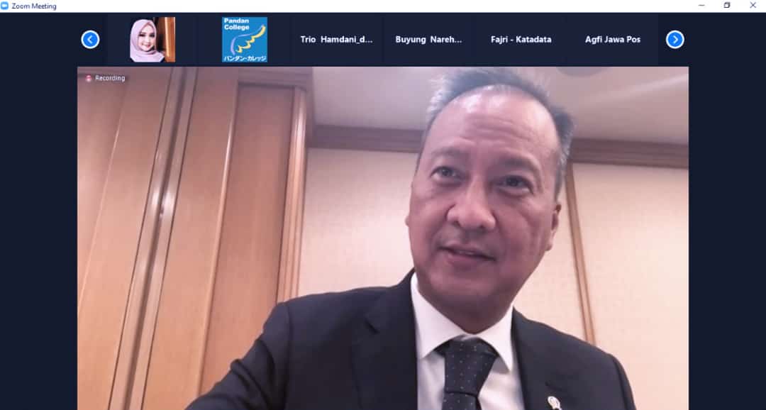 Menteri Perindustrian Agus Gumiwang Kartasasmita memberikan keterangan kepada pers secara virtual usai melakukan rangkaian pertama pertemuan dengan industri dan counterpart di Jepang